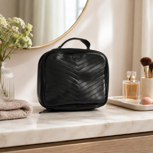 Smart Black Jetsetter Hanging Lily Cosmetic Case with quilted chevron exterior and sturdy top handle – Black (26 x 21 x 7 CM)