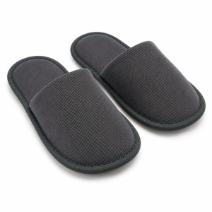 Black Disposable Hotel or Spa Slippers Featuring a Closed-Toe Design – 29 x 11 cm Black Disposable Hotel or Spa Slippers Featuring a Closed-Toe Design – 29 x 11 cm
