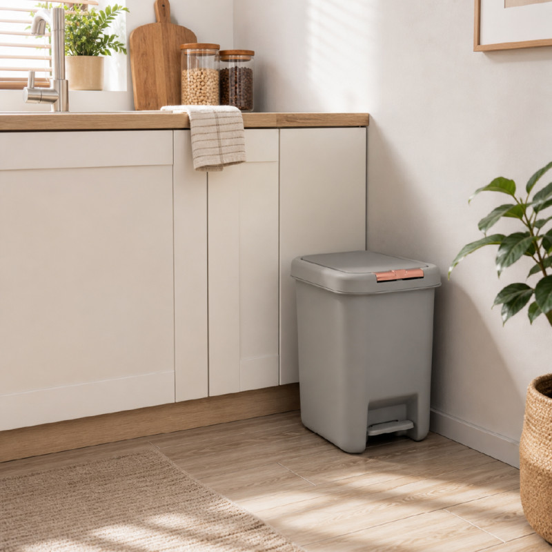 Step Trash Can