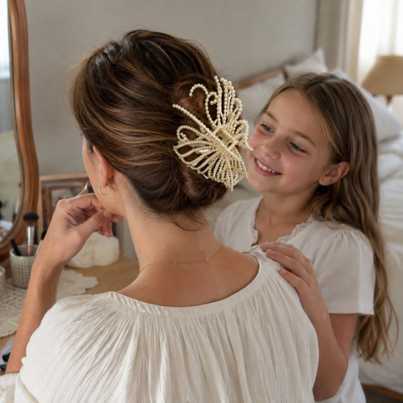 Elegant Hair Claw Clip
