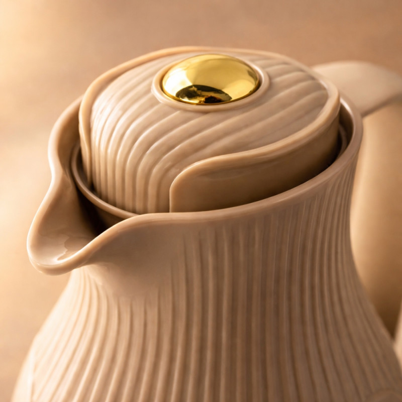 Sahara Style Vacuum Flask Designed for Temperature Retention &amp; On-the-Go – Tan (H-26 CM)